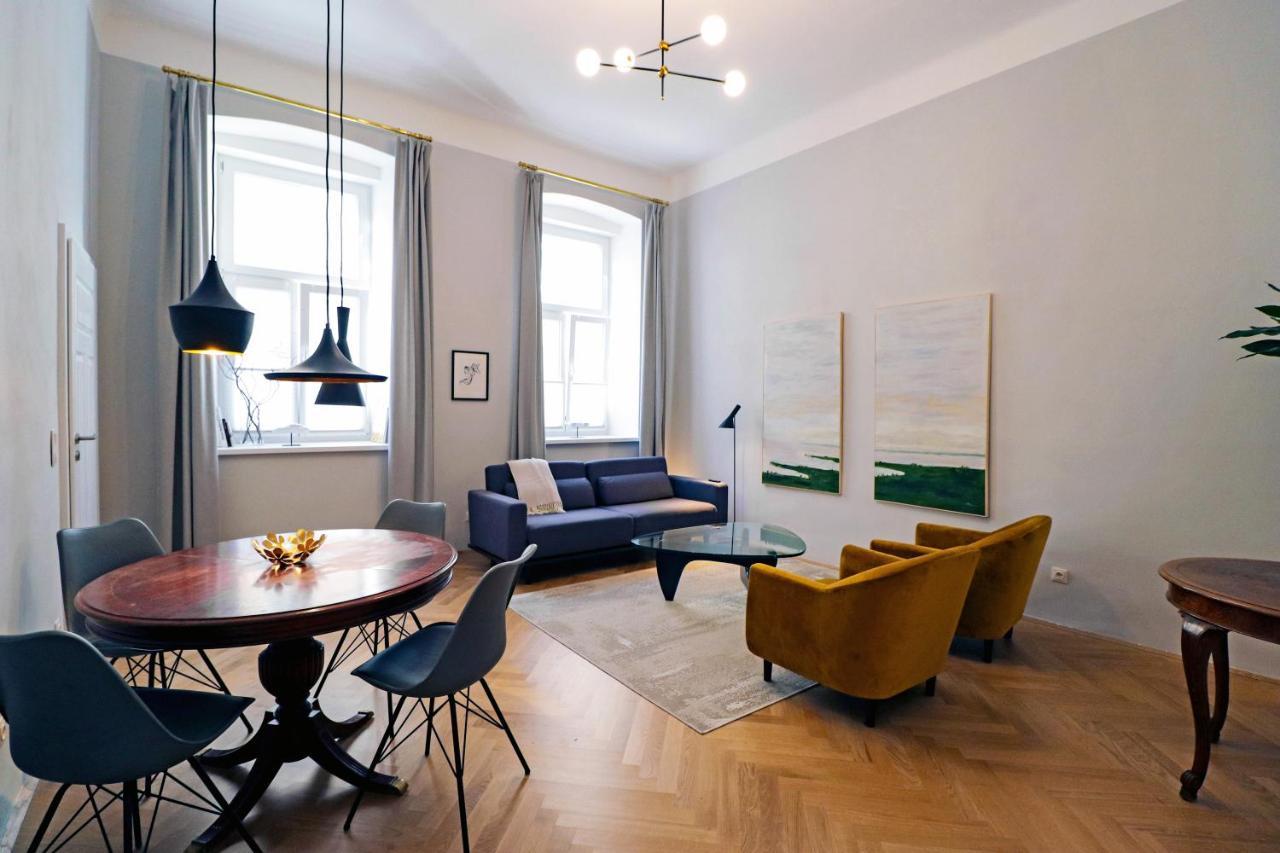 Center Apt In Best Area Near Park & Danube 20'To Airport Apartamento Viena Exterior foto