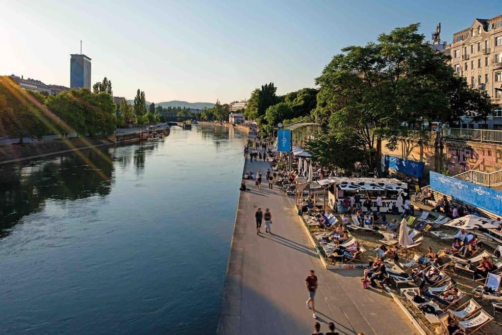 Center Apt In Best Area Near Park & Danube 20'To Airport Apartamento Viena Exterior foto