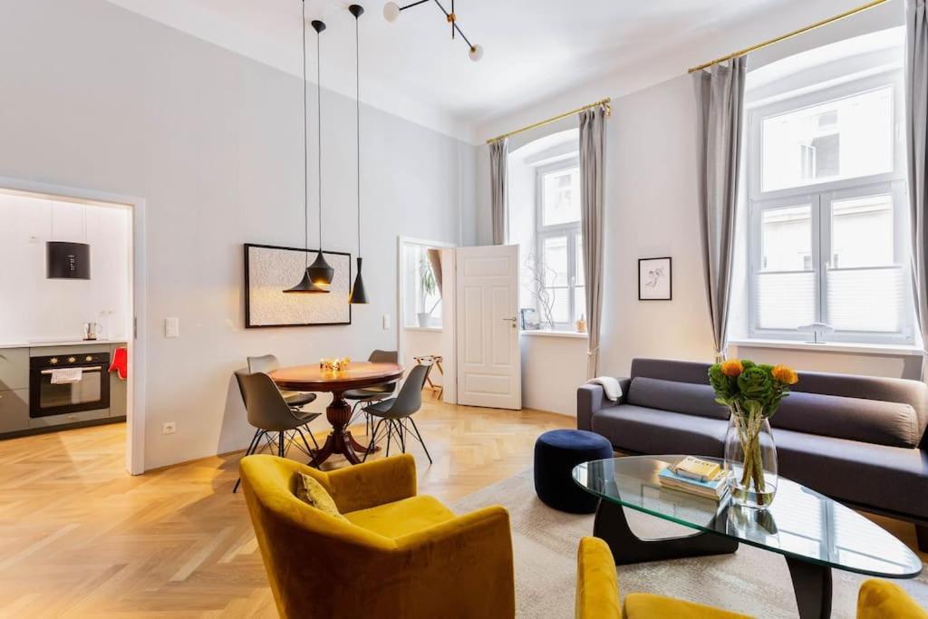 Center Apt In Best Area Near Park & Danube 20'To Airport Apartamento Viena Exterior foto