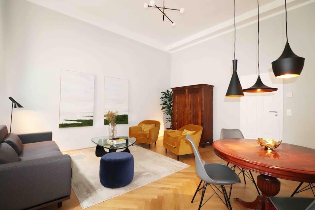 Center Apt In Best Area Near Park & Danube 20'To Airport Apartamento Viena Exterior foto